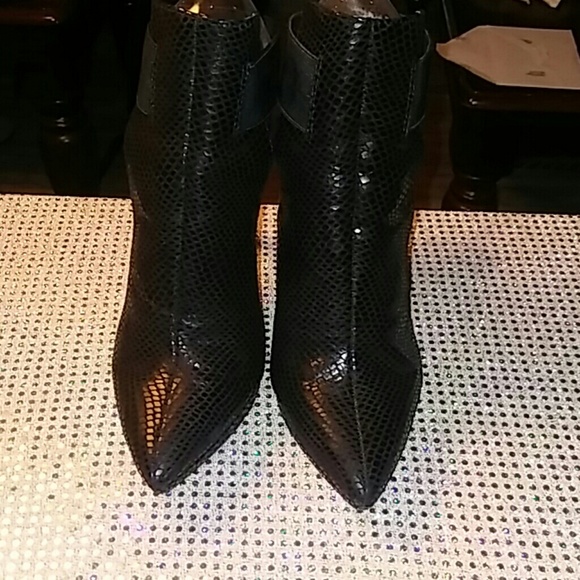 Jessica Simpson Shoes - 💋JESSICA SIMPSON BOOTIE STRAP HEELS💋